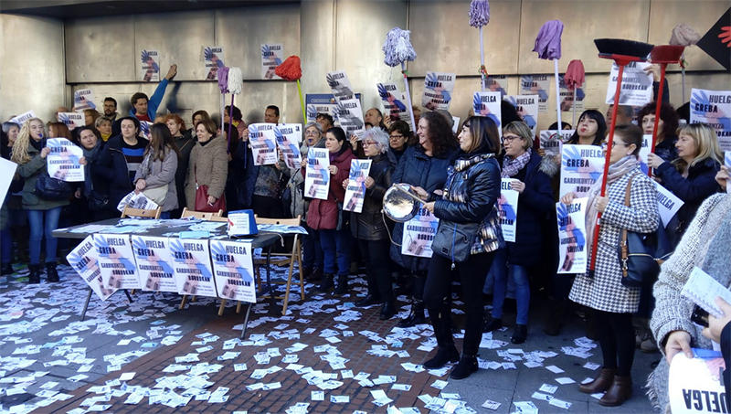 Rueda prensa huelga limpieza 5 semanas departamento de Educacion y upv ehu garbiketa greba hezkuntzan eta EHU