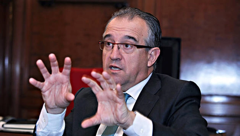 enrique maya retirada carteles violencia sexista Pamplona Iruñea enrique maya retirada carteles violencia sexista Pamplona Iruñea